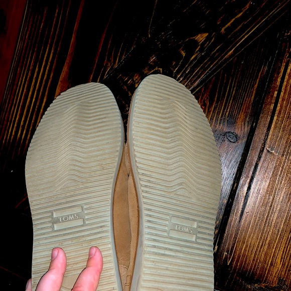 Tom’s booties - Picture 2 of 3